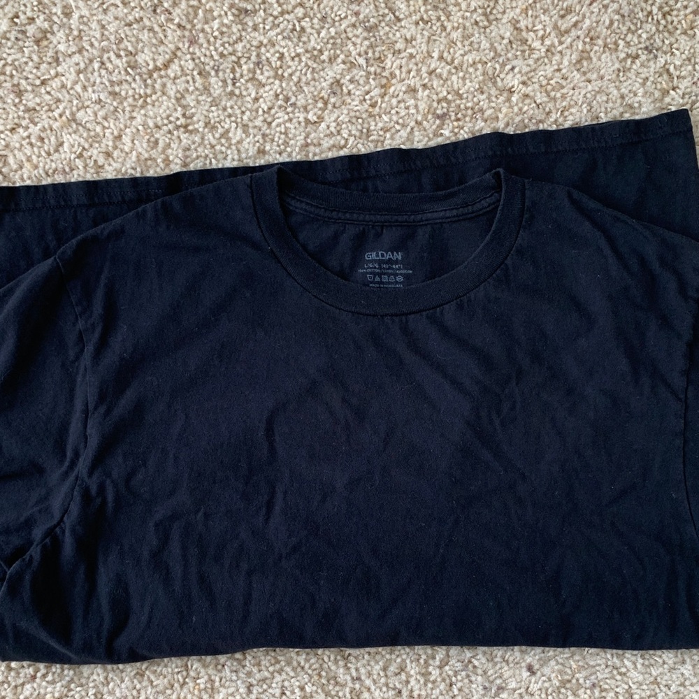 Gildan Black Short Sleeve Tee
